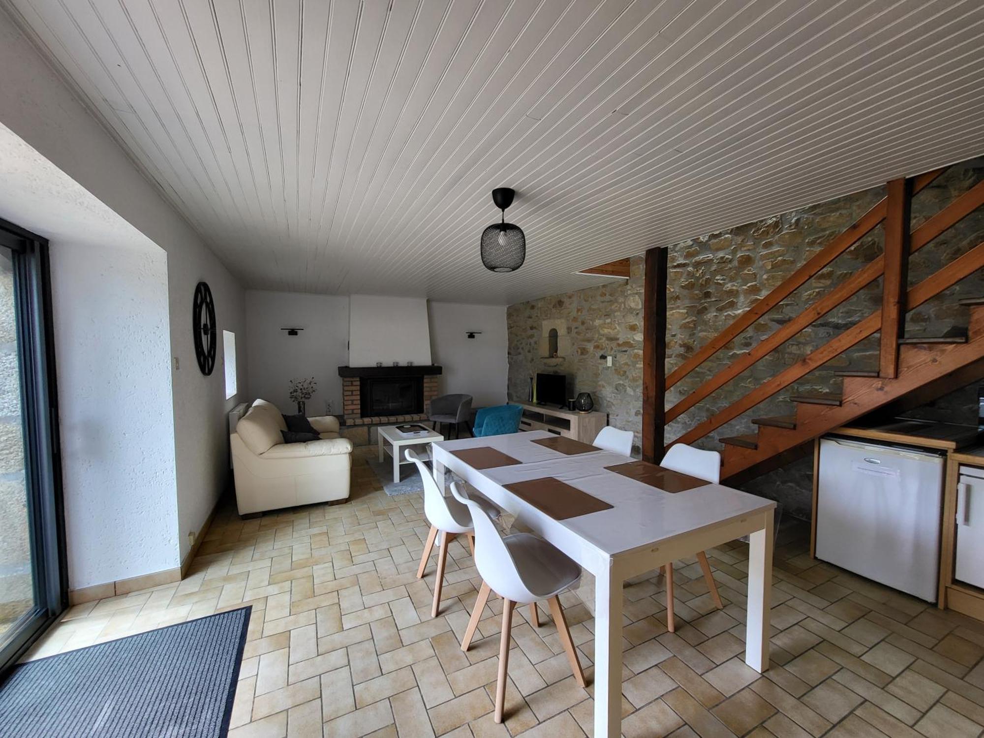 De Pennenez Hébergement de vacances Plomodiern